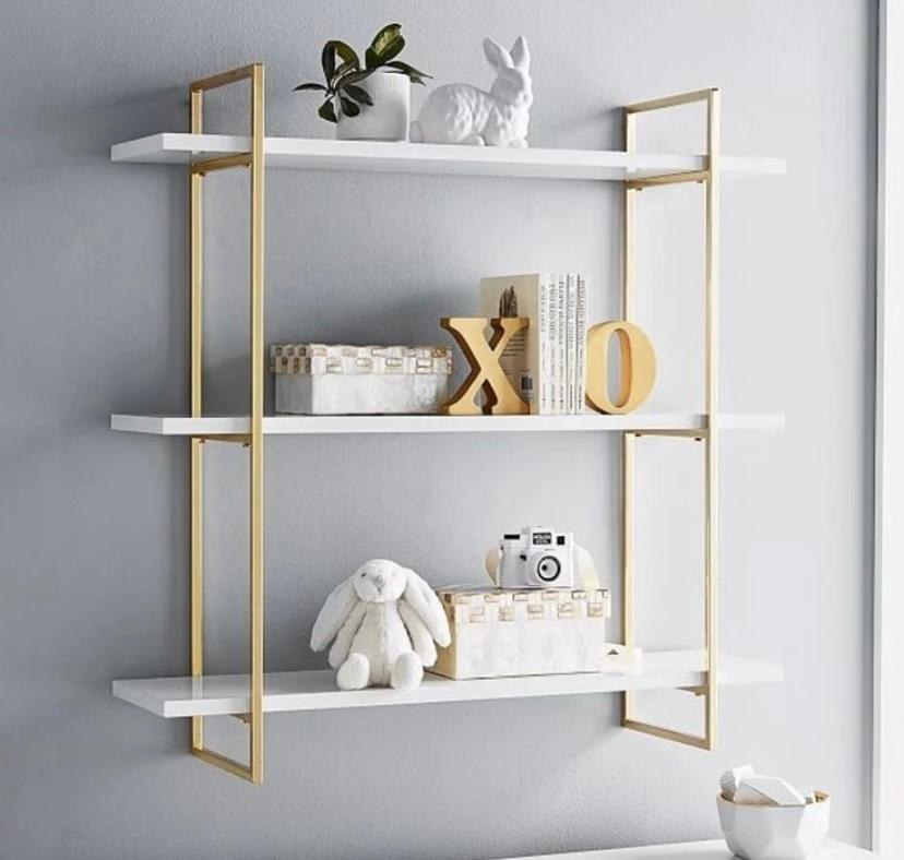 Repisa dorada Nubibus, mueble de acero fabricado en Apodaca